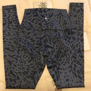 Lululemon gray leopard print leggings